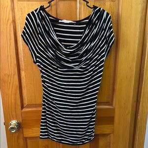 #36 - Max Studio Black and White Fitted Blouse